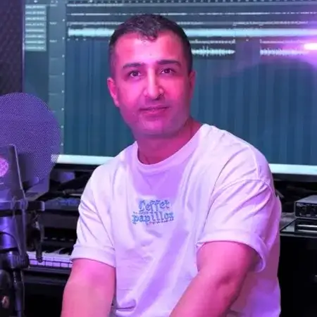 آهنگ امشب دلم گرفته از دست این زمونه