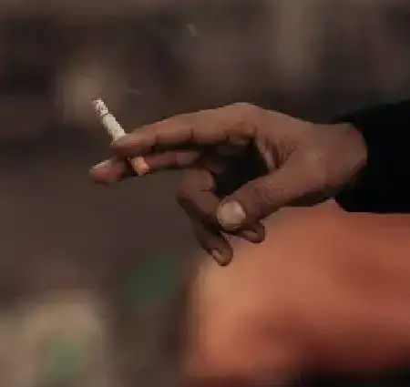 دانلود آهنگ لعنت به سیگار سیگار دستم + کیفیت عالی