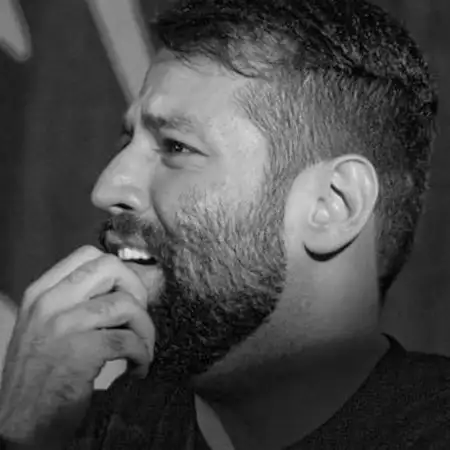  دانلود مداحی تو شمشیر نمیخوای فقط یک نگاه کن امیر برومند