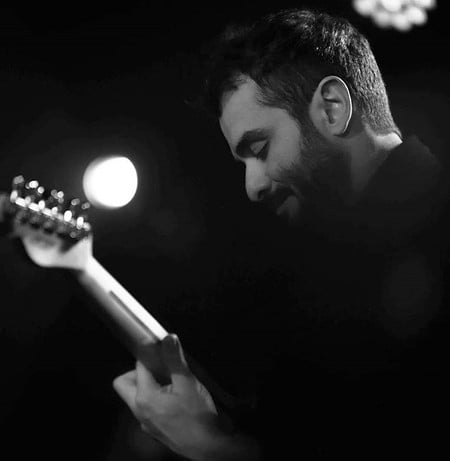 دانلود آهنگ باد میشم میرم تو موهات