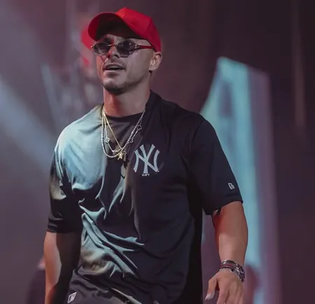 دانلود آهنگ آرمین زارعی فوبیا دانلود آهنگ آرمین زارعی فوبیا