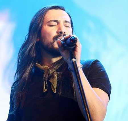 دانلود آهنگ امیر عباس گلاب بمب جنون دانلود آهنگ امیر عباس گلاب بمب جنون