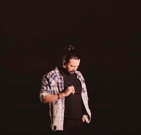 دانلود آهنگ امیر عباس گلاب تو از کجا پیدات شد دانلود آهنگ امیر عباس گلاب تو از کجا پیدات شد