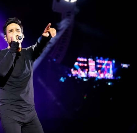 دانلود آهنگ ایوان بند ماه منی دانلود آهنگ ایوان بند ماه منی