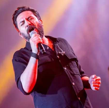 دانلود آهنگ بسه برگرد من واسه تو عمرمو جنگیدم دانلود آهنگ بسه برگرد من واسه تو عمرمو جنگیدم