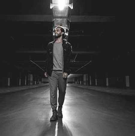 دانلود آهنگ توی وضعیت سفیدم باهات حامیم دانلود آهنگ توی وضعیت سفیدم باهات حامیم