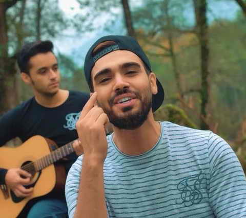 دانلود آهنگ سینا درخشنده حس قشنگ دانلود آهنگ سینا درخشنده حس قشنگ