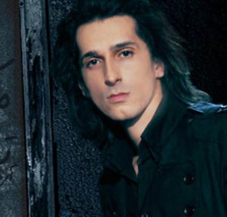 دانلود آهنگ صدام که سر به آسمون کشید دانلود آهنگ صدام که سر به آسمون کشید