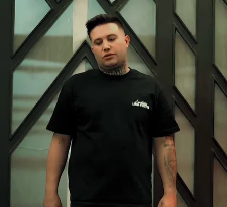 دانلود آهنگ علی احمدیانی شماره 1 یک دانلود آهنگ علی احمدیانی شماره 1 یک