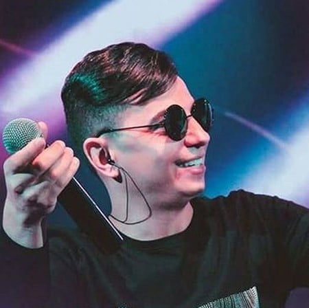 دانلود آهنگ محسن ابراهیم زاده علاقه محسوس دانلود آهنگ محسن ابراهیم زاده علاقه محسوس