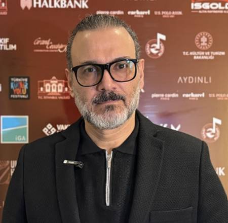 دانلود آهنگ من اون شهر دورم که بغضش شکسته دانلود آهنگ من اون شهر دورم که بغضش شکسته