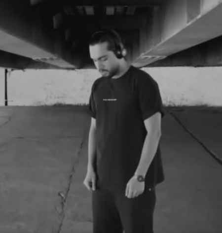 دانلود آهنگ واسه تو میزنه قلبم دانلود آهنگ واسه تو میزنه قلبم