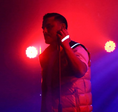 دانلود آهنگ گفتم طرف با منه چون طرفدارمه ریمیکس دانلود آهنگ گفتم طرف با منه چون طرفدارمه ریمیکس