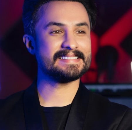 دانلود آهنگ یکی ساز دلش کوکه یکی این گوشه غمگینه راغب دانلود آهنگ یکی ساز دلش کوکه یکی این گوشه غمگینه راغب